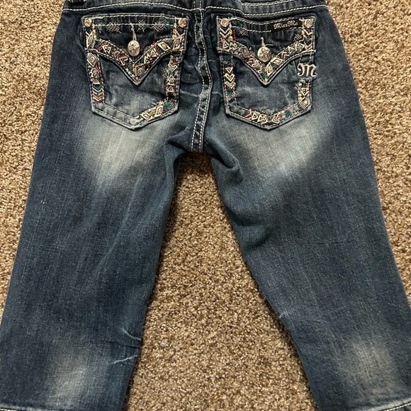 Size 14 Capri Miss Me jeans. Like new condition as seen in photos. - Picture 2 of 3